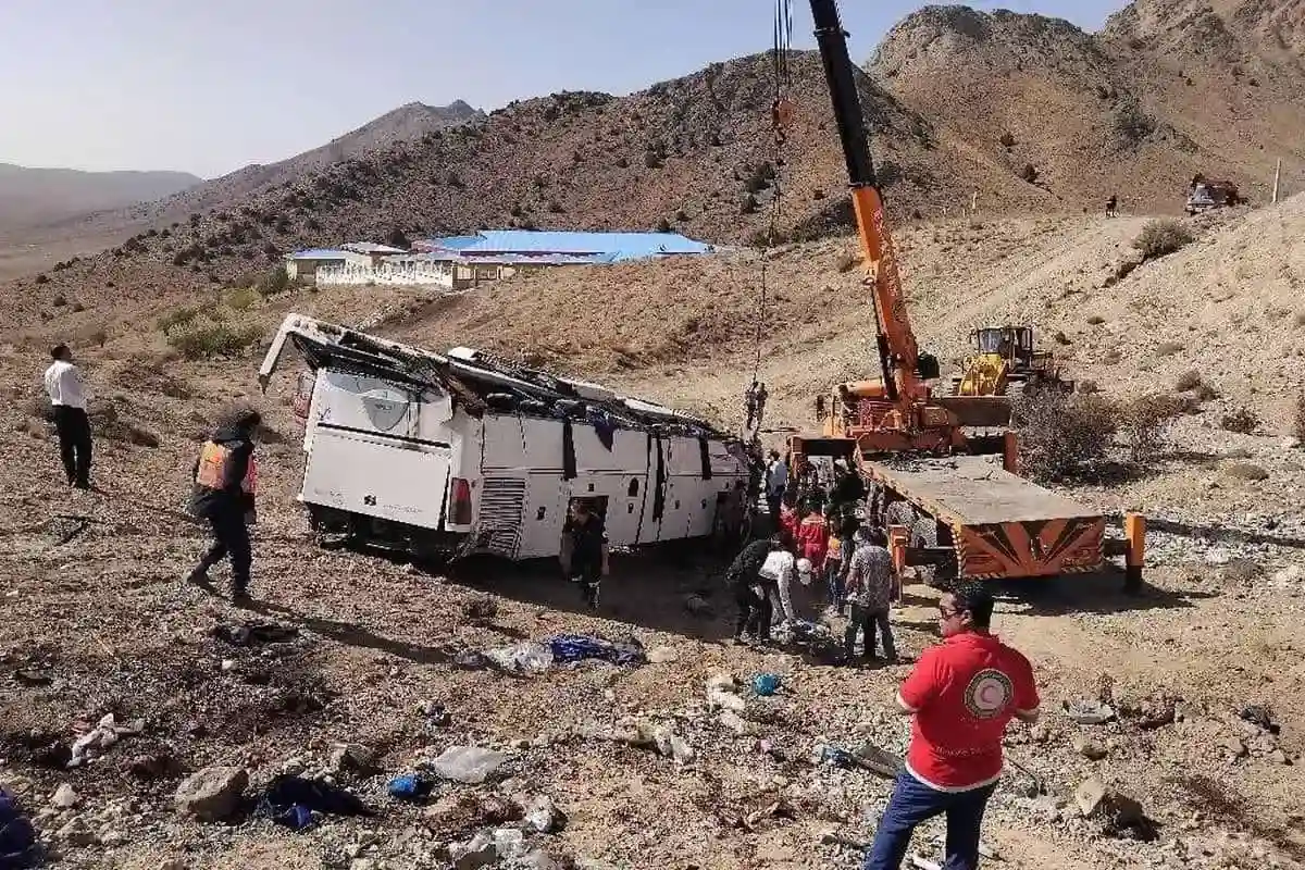 واژگونی اتوبوس دماوند فیروزکوه (1)