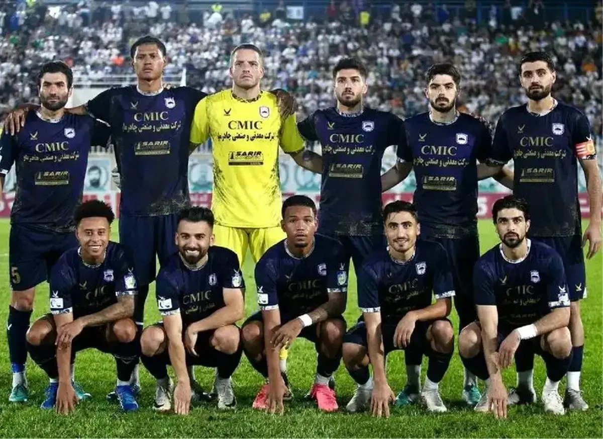 پوستر جنجالی چادر ملو علیه استقلال